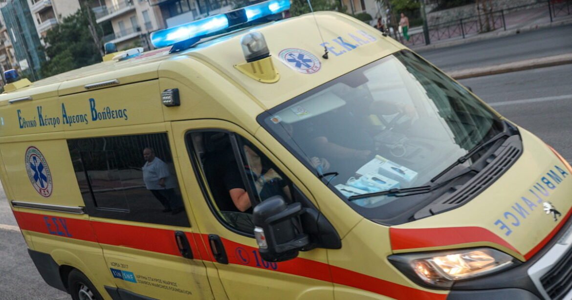 Σοβαρό τροχαίο στην Αγία Παρασκευή – Σε κρίσιμη κατάσταση οδηγός μηχανής