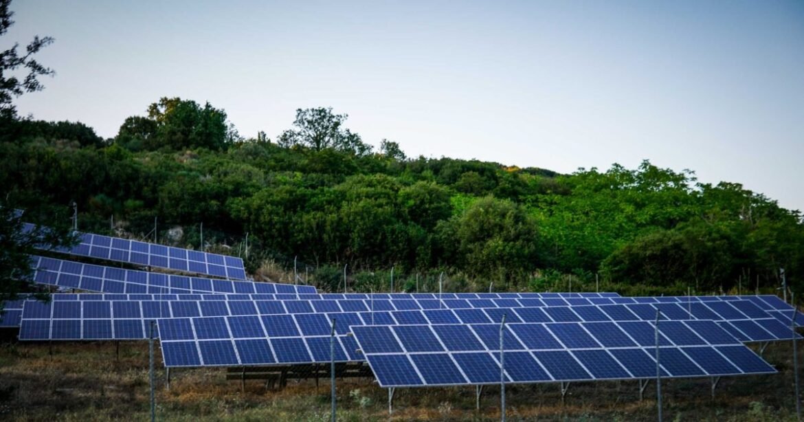 Μόλις 54 έργα σε τελικό στάδιο για το “Φωτοβολταϊκά στο Χωράφι”, σύμφωνα με τον ΔΕΔΔΗΕ