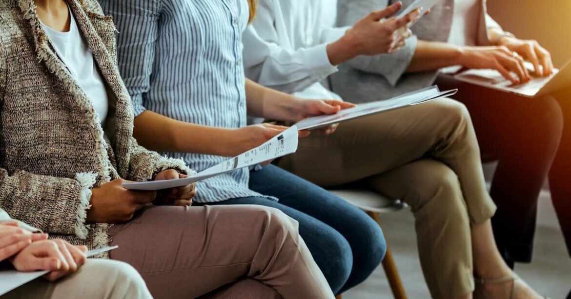 Έρχεται νέο κύμα προγραμμάτων κατάρτισης και απασχόλησης με αιχμή νέους, γυναίκες και μεγάλης ηλικίας ανέργους από τη ΔΥΠΑ