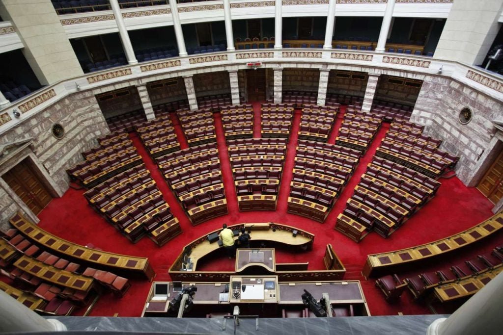 «Ψευδή τα περί επιδόματος επικινδυνότητας στους υπαλλήλους της Βουλής» – αφορά νοσηλεύτριες, καθαρίστριες και εργάτες