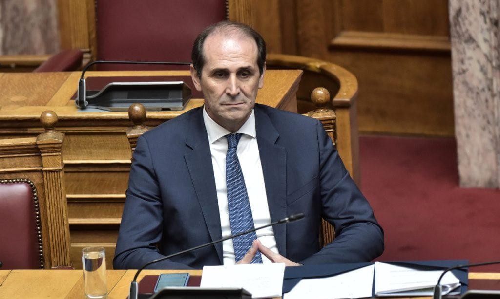 Συγκλονισμένος ο πολιτικός κόσμος από τον θάνατο του Απόστολου Βεσυρόπουλου