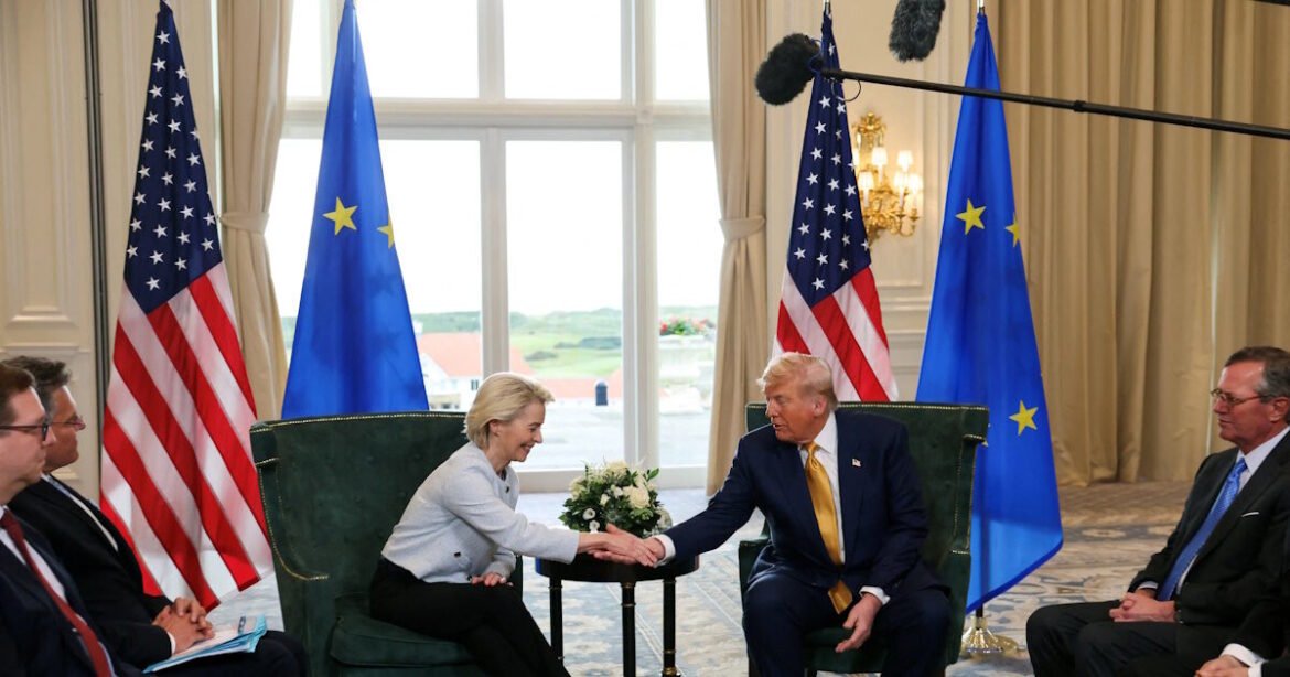 Στο 15% οι αμερικανικοί δασμοί σε εισαγωγές αυτοκινήτων, φαρμάκων και ημιαγωγών από την ΕΕ – Επίσημες δεσμεύσεις για προμήθεια αμερικανικών