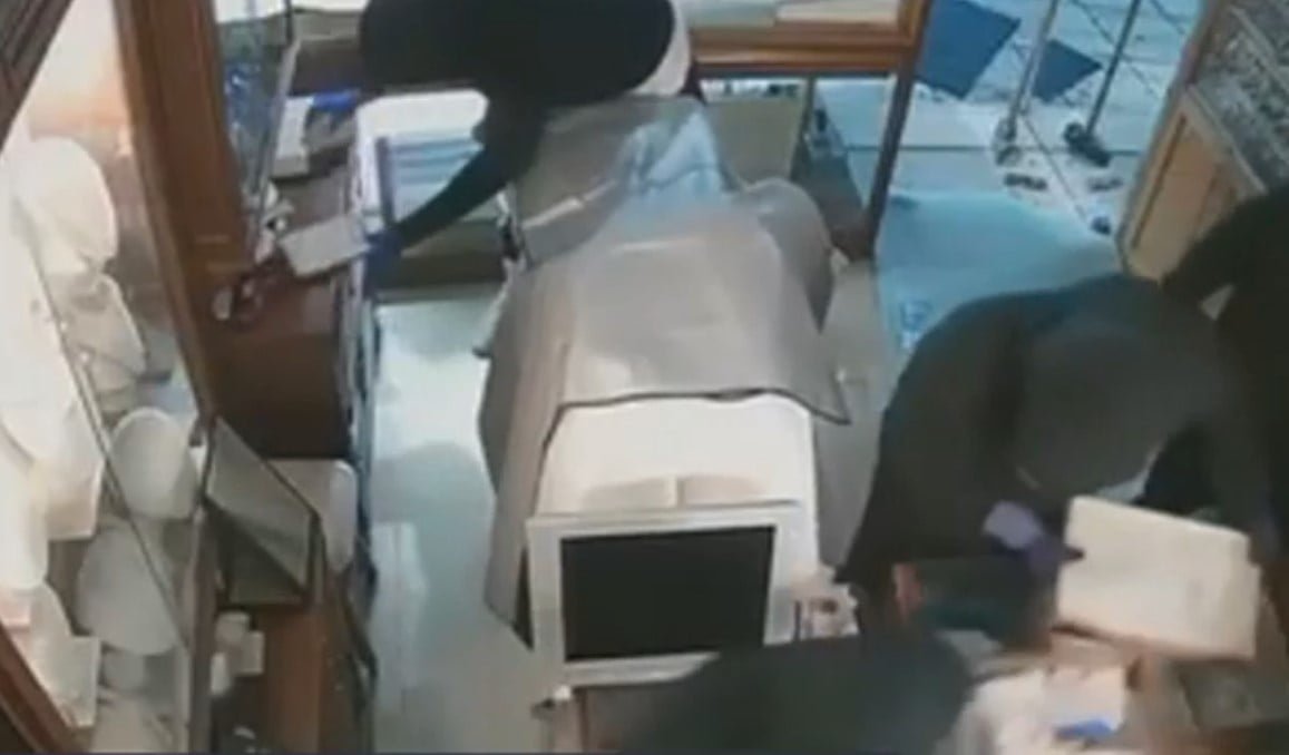 Βίντεο ντοκουμέντο από την δράση της συμμορία διαρρηκτών που εξαρθρώθηκε από την ΕΛΑΣ – Άδειασαν