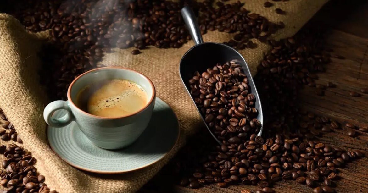 Κατάργηση των φόρων στον καφέ και τη σοκολάτα φέρνει η κυβέρνηση της Δανίας για να ανακουφίσει τα νοικοκυριά