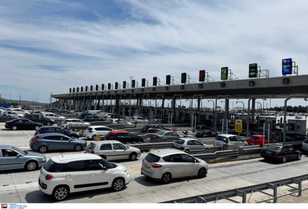 Σε εξέλιξη η επιστροφή των αδειούχων του Αυγούστου – Αυξημένη η κίνηση στην Αθηνών-Κορίνθου