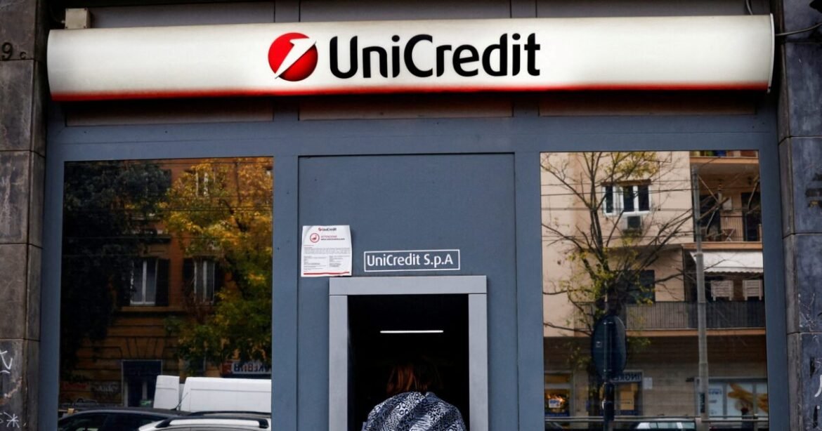 Η UniCredit αυξάνει τη συμμετοχή της στην Alpha Bank στο 26% – Ψήφος εμπιστοσύνης στην τράπεζα και την ελληνική οικονομία