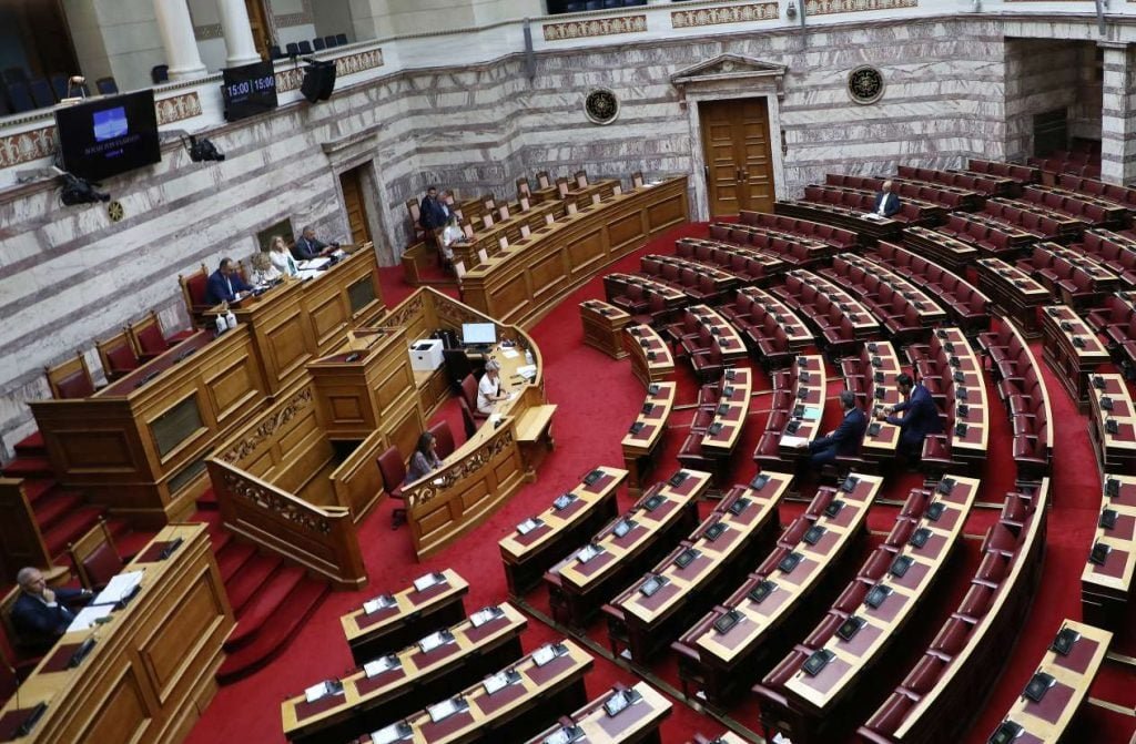 Βουλή: Επανεκκίνηση νομοθετικού έργου με το νομοσχέδιο για το νέο Πειθαρχικό των υπαλλήλων του Δημοσίου