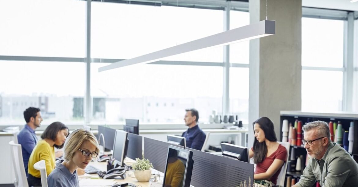 Εργασιακό νομοσχέδιο: Τι ισχύει με το 13ωρο και τις προσλήψεις εξπρές – Όλες οι βασικές αλλαγές