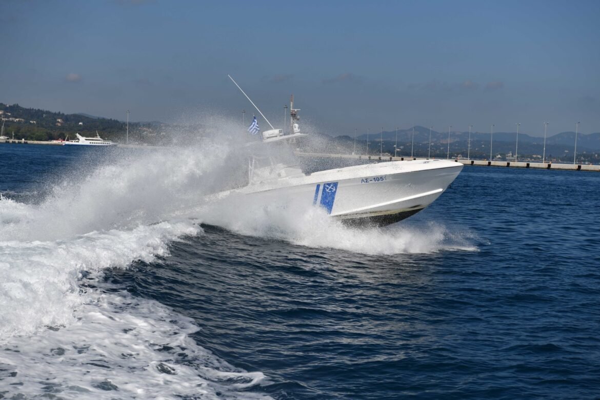 Αγαθονήσι: Εντοπίστηκαν 26 μετανάστες και η σορός μίας γυναίκας