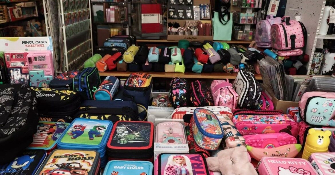 Yπουργείο Ανάπτυξης: Καμία ανατίμηση στα σχολικά είδη, αναμένουμε ελαφρές μειώσεις