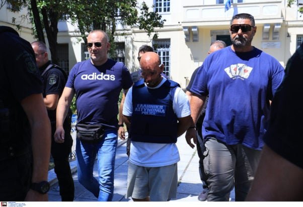 Γυναικοκτονία στον Βόλο: «Απειλούσε ότι θα σκοτώσει τη μητέρα μας» – Η συγκλονιστική κατάθεση της 18χρονης