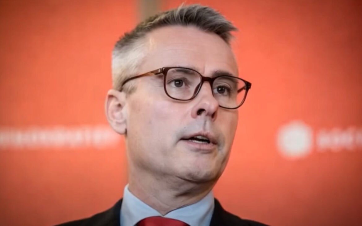 Δανία: Φυλακίστηκε πρώην υπουργός για παιδική πορνογραφία – Έψαχνε να βρει «ποιος τον βίασε μικρό»