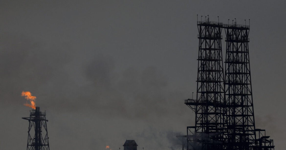 Ο Πούτιν μειώνει τις τιμές εξαγωγών πετρελαίου προς την Ινδία