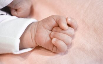 Αμαλιάδα: Ξέσπασε ο πατέρας του μικρού Παναγιωτάκη – «Να σαπίσουν στη φυλακή τα χέρια που στέρησαν το