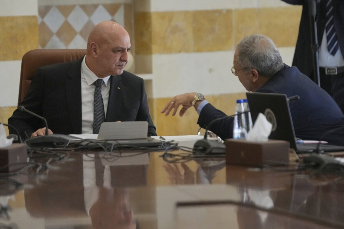 «Τύμπανα» εμφυλίου στον Λίβανο – Σχέδιο αφοπλισμού της Χεζμπολάχ παρουσίασε ο Στρατός