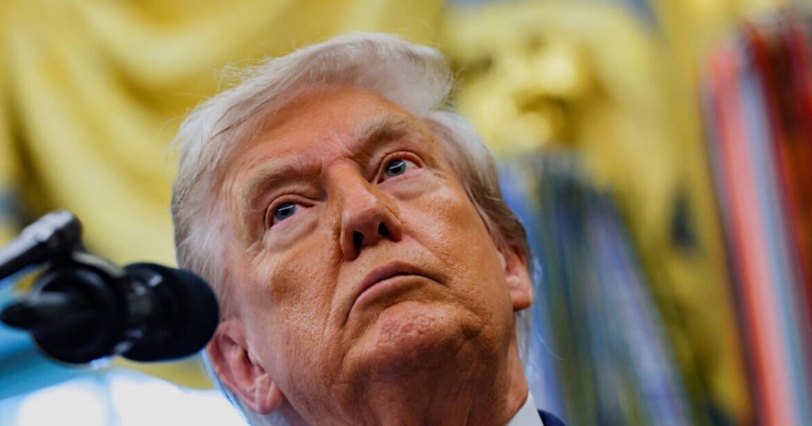 Τα πρώτα σύννεφα της καταιγίδας Τραμπ πάνω από την ελληνική οικονομία – Η καθίζηση των εξαγωγών φρενάρει την ανάπτυξη