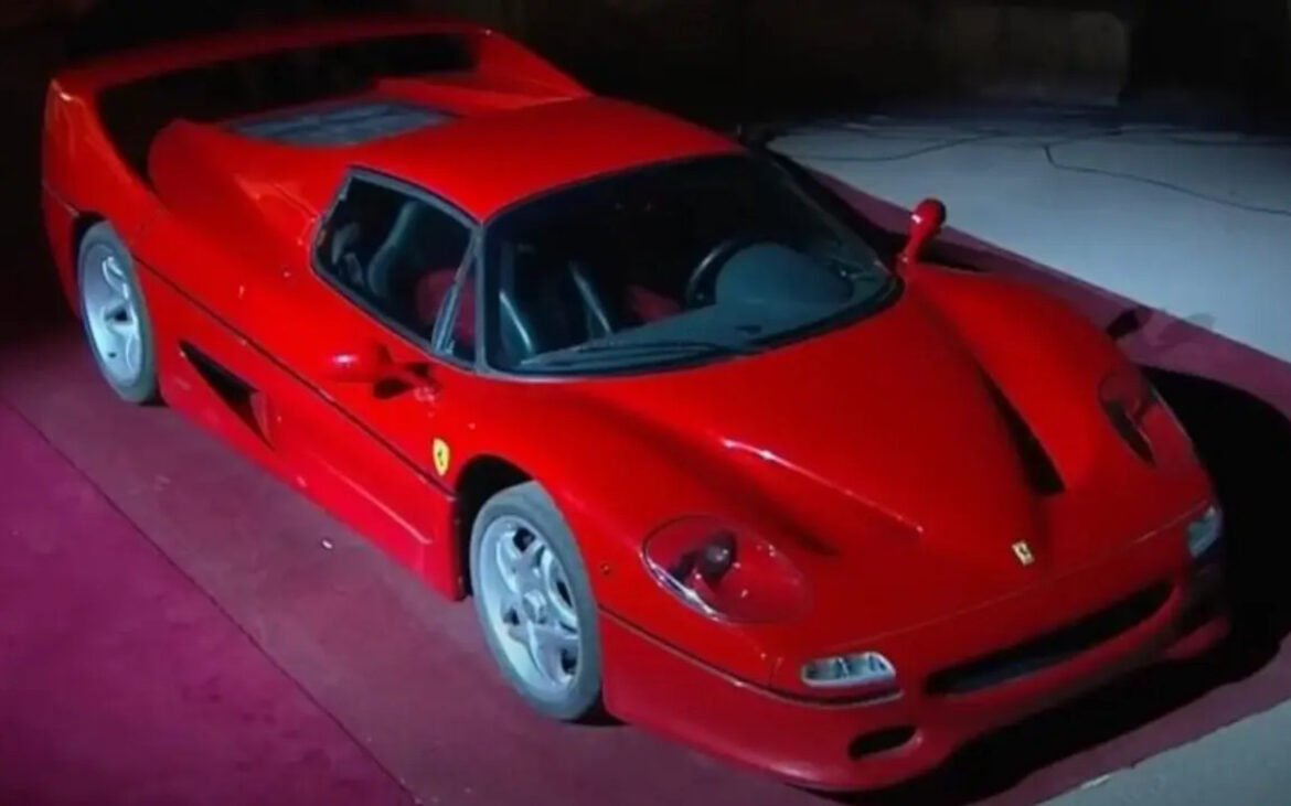 Ferrari, Lamborghini, Aston Martin – Ο Αλ Σάρα έβγαλε στο σφυρί supercars του Άσαντ (Βίντεο)