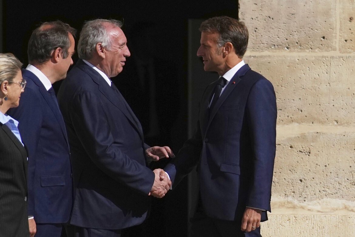 Γαλλία: Η παραίτηση του Μπαϊρού, η αναζήτηση νέου πρωθυπουργού και το τέλος της εποχής Μακρόν