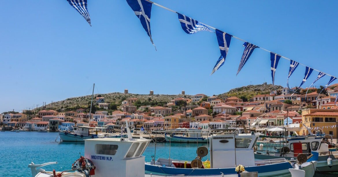 ΥΠΟΙΚ: Μείωση ΦΠΑ και σταδιακή κατάργηση ΕΝΦΙΑ στα ακριτικά νησιά