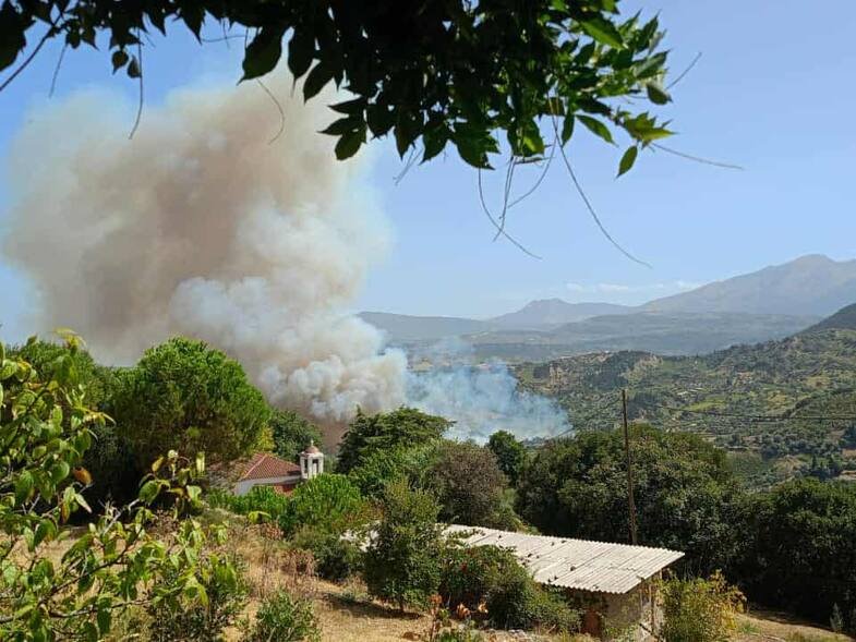 Φωτιά στην Αχαΐα: Νέο μήνυμα από το 112 – Εκκενώνεται η περιοχή Τούμπα