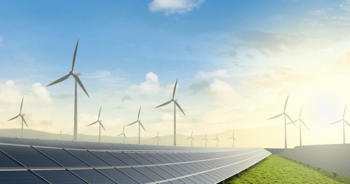 Μεγάλη πτώση σε νέες άδειες για έργα αιολικών & φωτοβολταϊκών – Γέμισε άδειες η αγορά, λιγοστός ο χώρος στο δίκτυο
