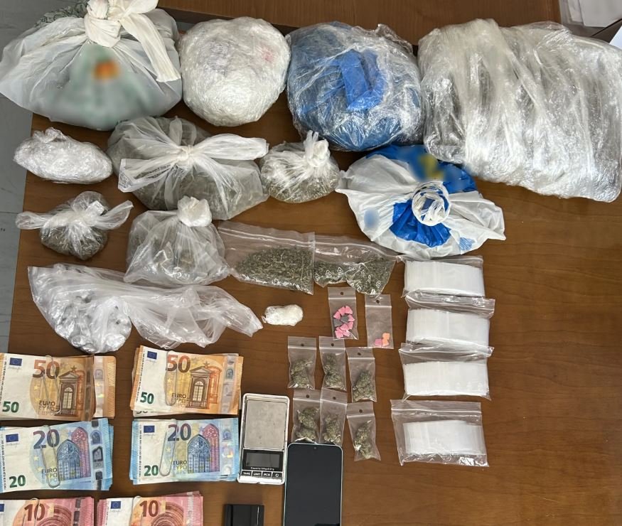 Κυψέλη: Συνελήφθη 18χρονος που έκρυβε ναρκωτικά σε διαμέρισμα airbnb – ΦΩΤΟ