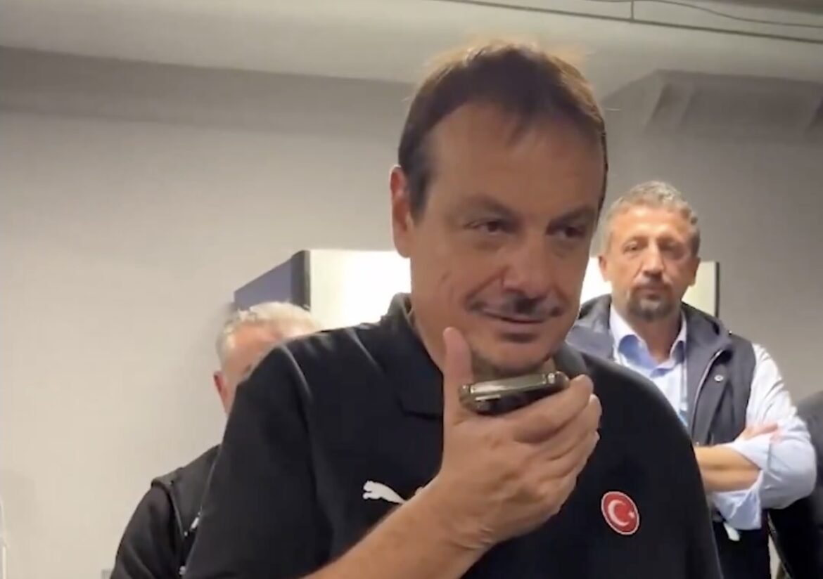 Ο Ερντογάν μίλησε με τον Αταμάν στα αποδυτήρια μετά τη νίκη της Τουρκίας (δείτε βίντεο)