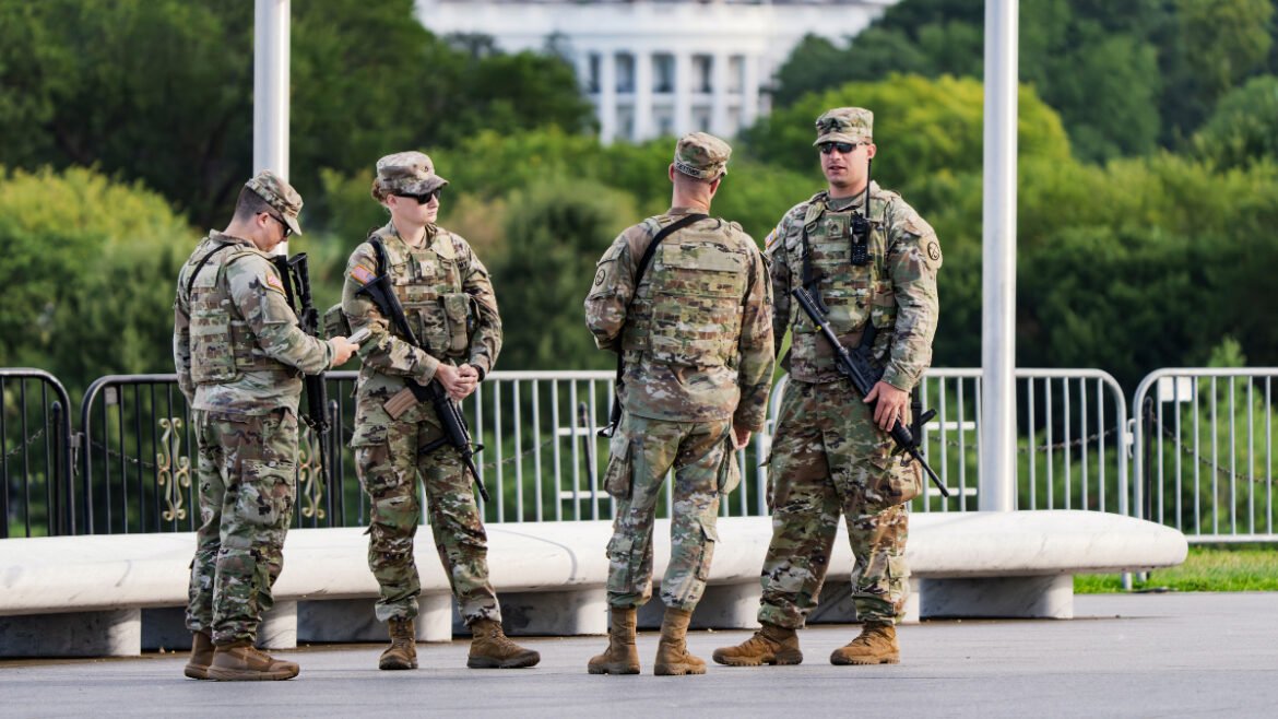 Ο Τραμπ ετοιμάζεται να βγάλει την Εθνοφρουρά και στη Λουιζιάνα – Το σχέδιο για ανάπτυξη 1.000 στρατιωτών
