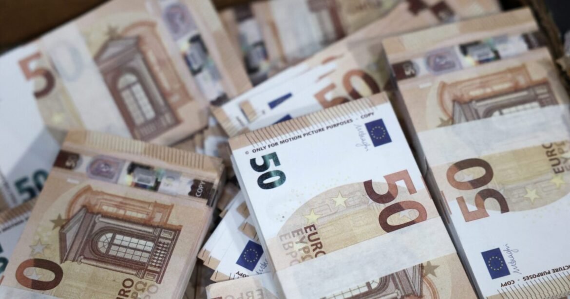 Ειδικό εποχικό βοήθημα: Άνοιξαν οι αιτήσεις ΔΥΠΑ για το 2025 – Ποιοι θα λάβουν ως 1.375 ευρώ