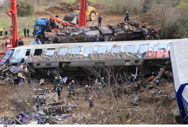Τέμπη: Η εισαγγελική πρόταση που προκάλεσε τη σφοδρή αντίδραση των συγγενών θυμάτων – Ζητούν να μην κλείσει