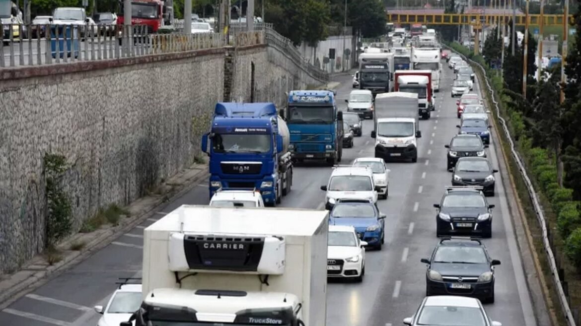 Κίνηση: «Φρακαρισμένος» ο Κηφισός λόγω τροχαίου – Πού αλλού υπάρχουν προβλήματα