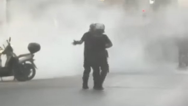 Πάτρα: Άνδρας των ΜΑΤ έριξε… σφαλιάρα σε συνάδελφό του – ΒΙΝΤΕΟ