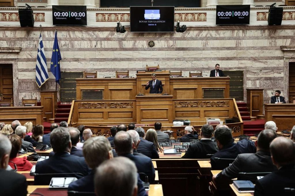 Zωντανά η ομιλία Μητσοτάκη στην ΚΟ της ΝΔ