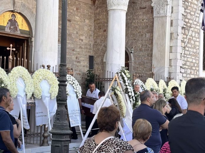 Μεσολόγγι: Θρήνος στο «τελευταίο αντίο» για τον Γιώργο Παυλάκη