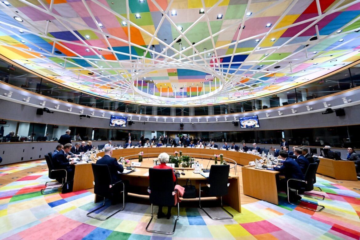 Η ΕΕ φέρνει στη Σύνοδο Κορυφής τις «ρωσικές παραβιάσεις»