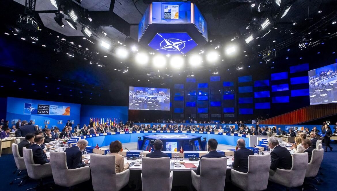 Από τα αόρατα drones στα ρωσικά Mig: Κάποιοι θέλουν να εμπλέξουν το ΝΑΤΟ στο Ουκρανικό