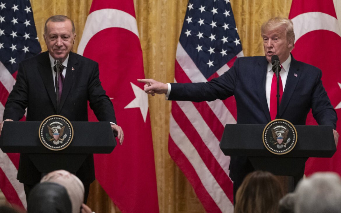 Ο… απoμονωμένος Ερντογάν στον Λευκό Οίκο – Το νέο φλερτ με Τραμπ, τα Boeing και τα F-35