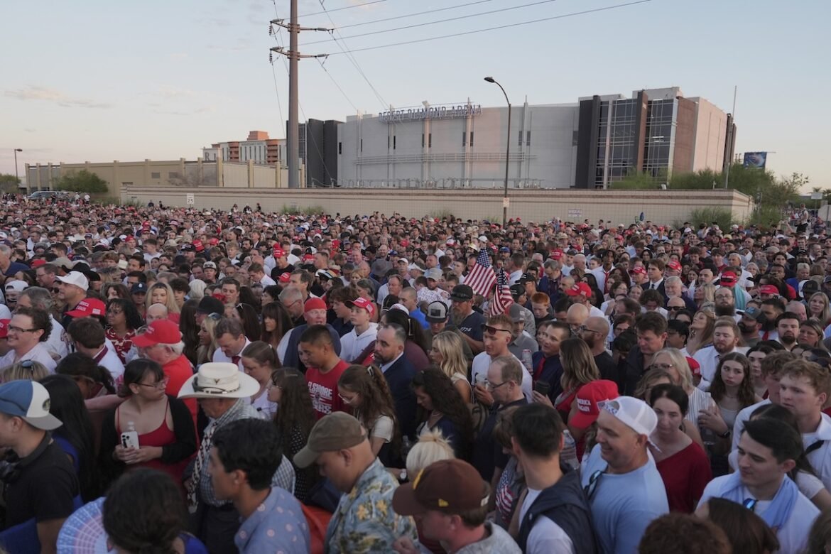 Πάνω από 200.000 άτομα αναμένονται στην κηδεία του Κερκ – Τραμπ και Βανς θα μιλήσουν στην τελετή (εικόνες, βίντεο)