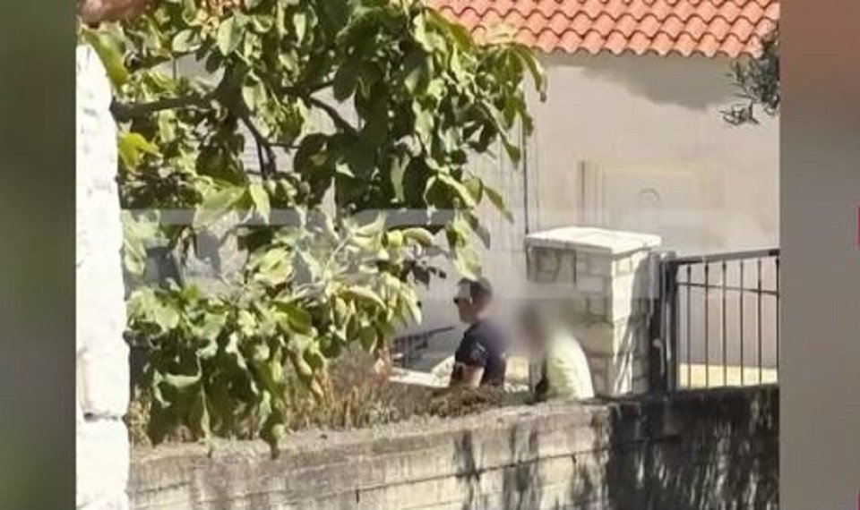 Βοιωτία: Η ΕΛ.ΑΣ. για την σύλληψη της 62χρονης που έθαψε τη μητέρα της δίπλα στο σπίτι της – Οι κατηγορίες