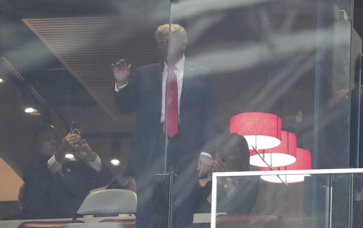 Με τιμές «ήρωα της Αμερικής» η κηδεία του Κερκ στην Αριζόνα (εικόνες, βίντεο)