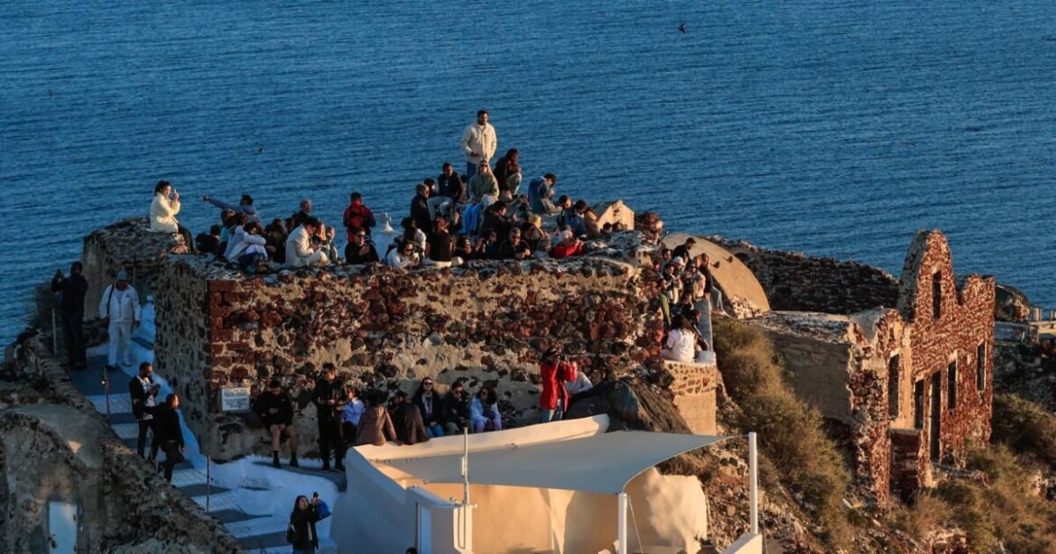 Τουρισμός: Αυξήθηκαν κατά 12,5% τα έσοδα στο επτάμηνο 2025
