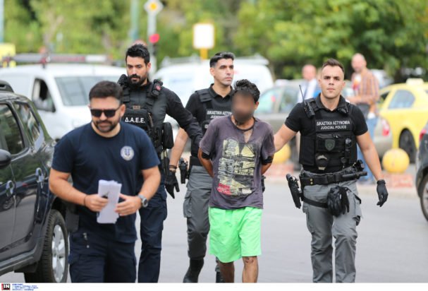 Σε φυλάκιση δύο ετών καταδικάστηκε ο 32χρονος για τις επιθέσεις στο Αιγάλεω – «Δεν ήμουν καλά, δεν