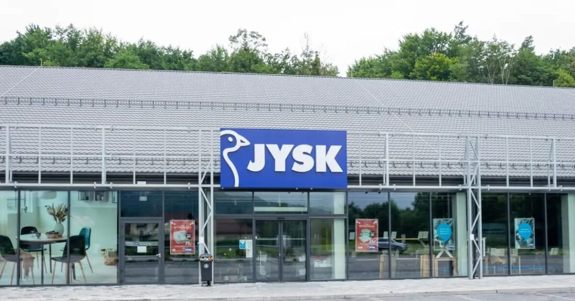 JYSK: Συνεχίζει την ανοδική της πορεία στην Ελλάδα – Το 40% του τζίρου της από τα έπιπλα