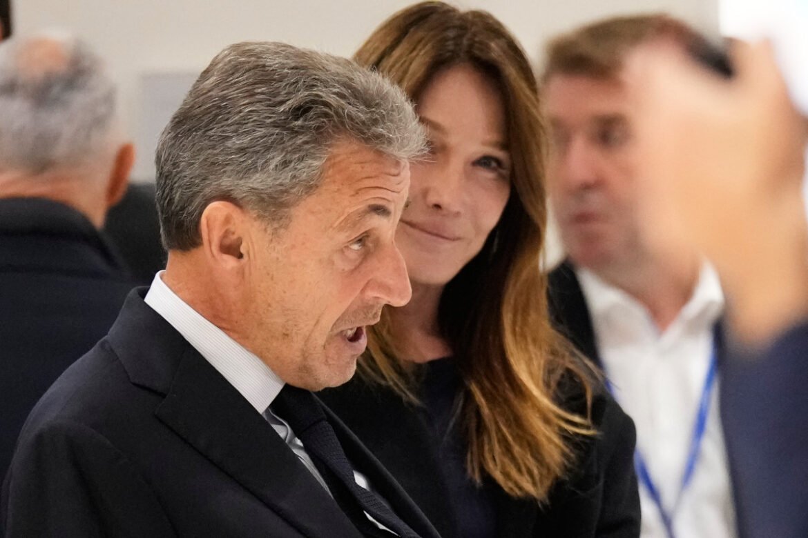 Κραυγές έκπληξης στην ανακοίνωση της απόφασης για Σαρκοζί – Στις 13/10 θα οριστεί η ημερομηνία φυλάκισης
