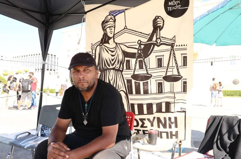 Τέμπη: «Σύντομα» η εισαγγελική απόφαση για την εκταφή της σορού του Ντένις Ρούτσι