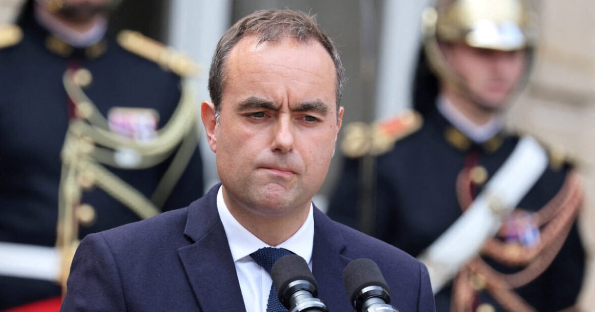 Ο Λεκορνύ προβλέπει μικρή αλλαγή στα αμφισβητούμενα σχέδια για το έλλειμμα