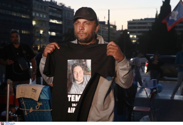 Τέμπη: Συνεχίζει την απεργία πείνας ο Πάνος Ρούτσι μετά την έγκριση του αιτήματος για εκταφή του γιου του –