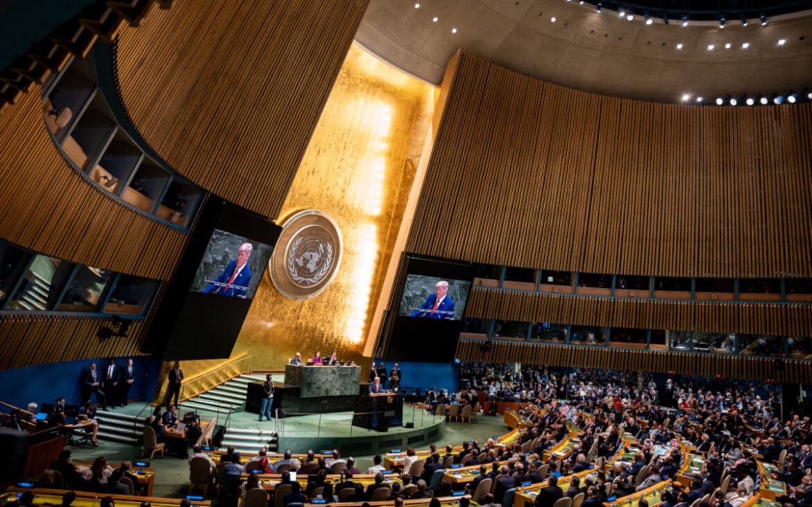 Μετά τις «βολές» Τραμπ παρουσιαστής του Fox προτείνει τον βομβαρδισμό του ΟΗΕ (Βίντεο)