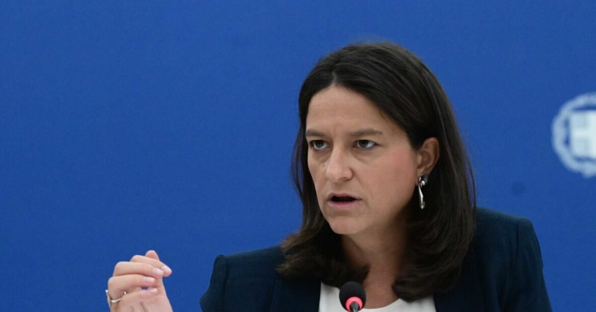 Κεραμέως: Νέο πρόγραμμα απασχόλησης για 10.000 άνεργες μητέρες