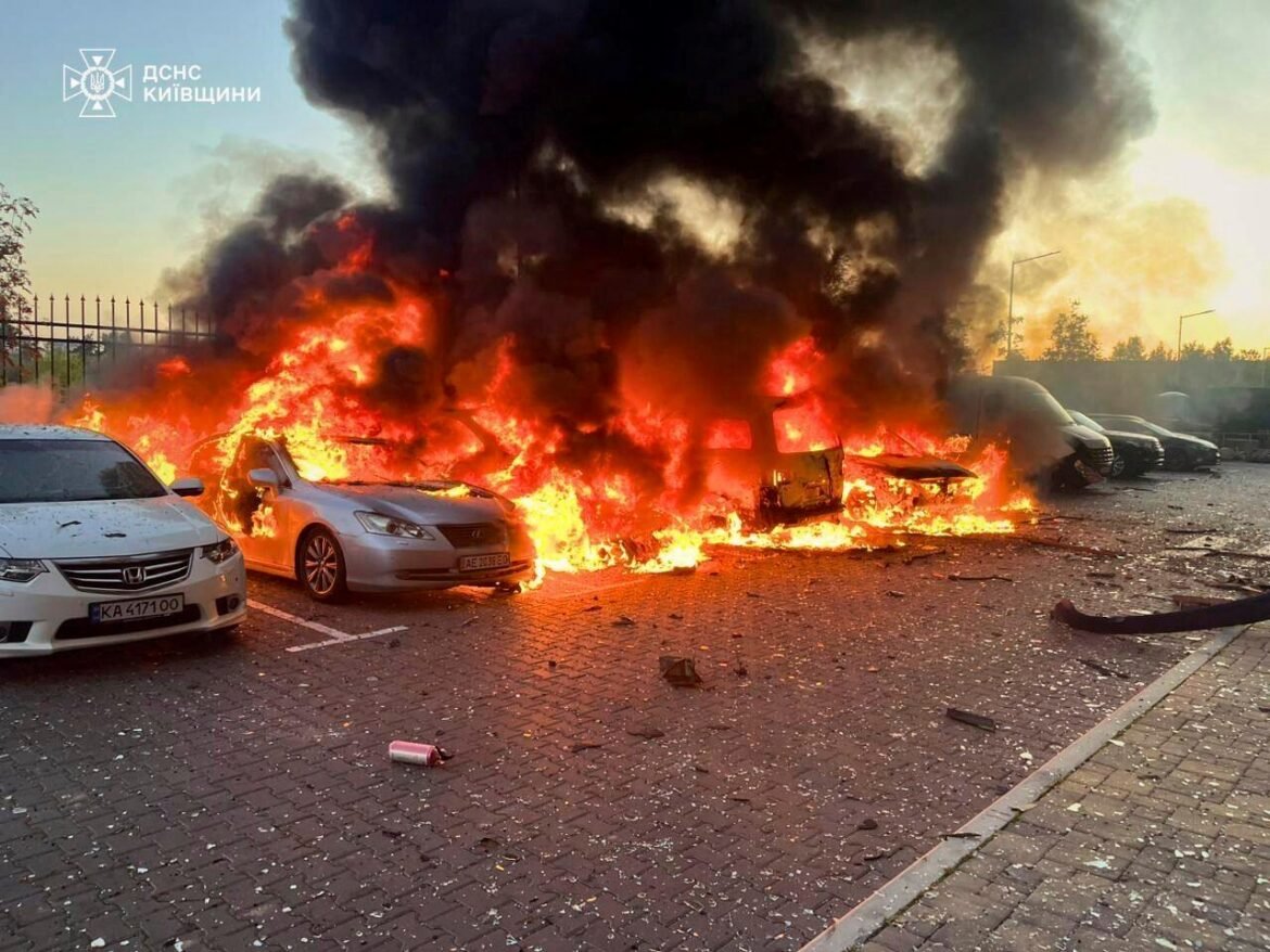 Σφυροκόπημα της Ρωσίας στο Κίεβο – Τουλάχιστον 4 νεκροί και πολλοί τραυματίες από μαζική επίθεση με drones και πυραύλους